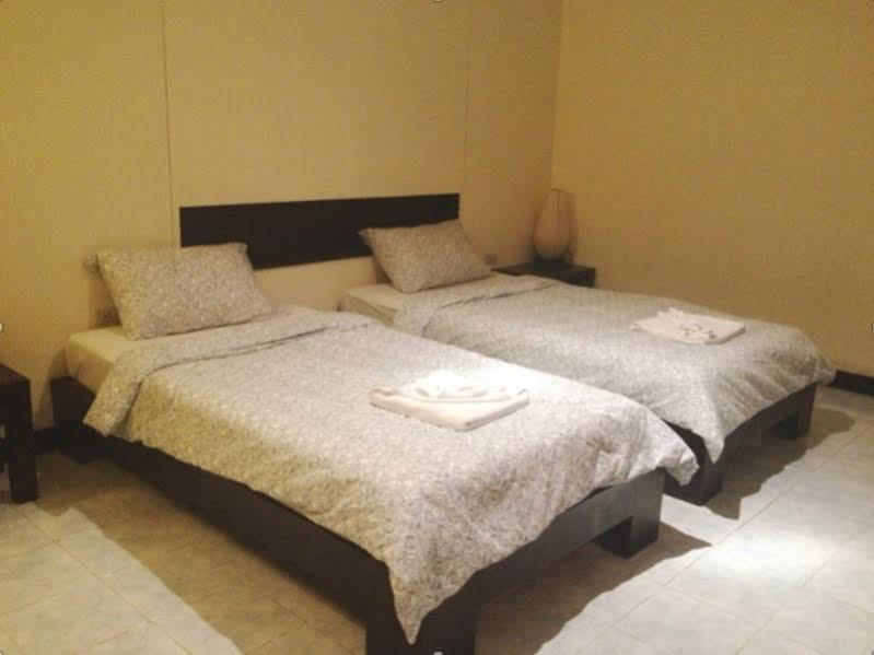 Oyo 244 Roar Inn Patong Zewnętrze zdjęcie